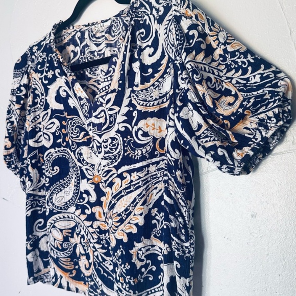 Blue and White Relaxed Graphic Blouse